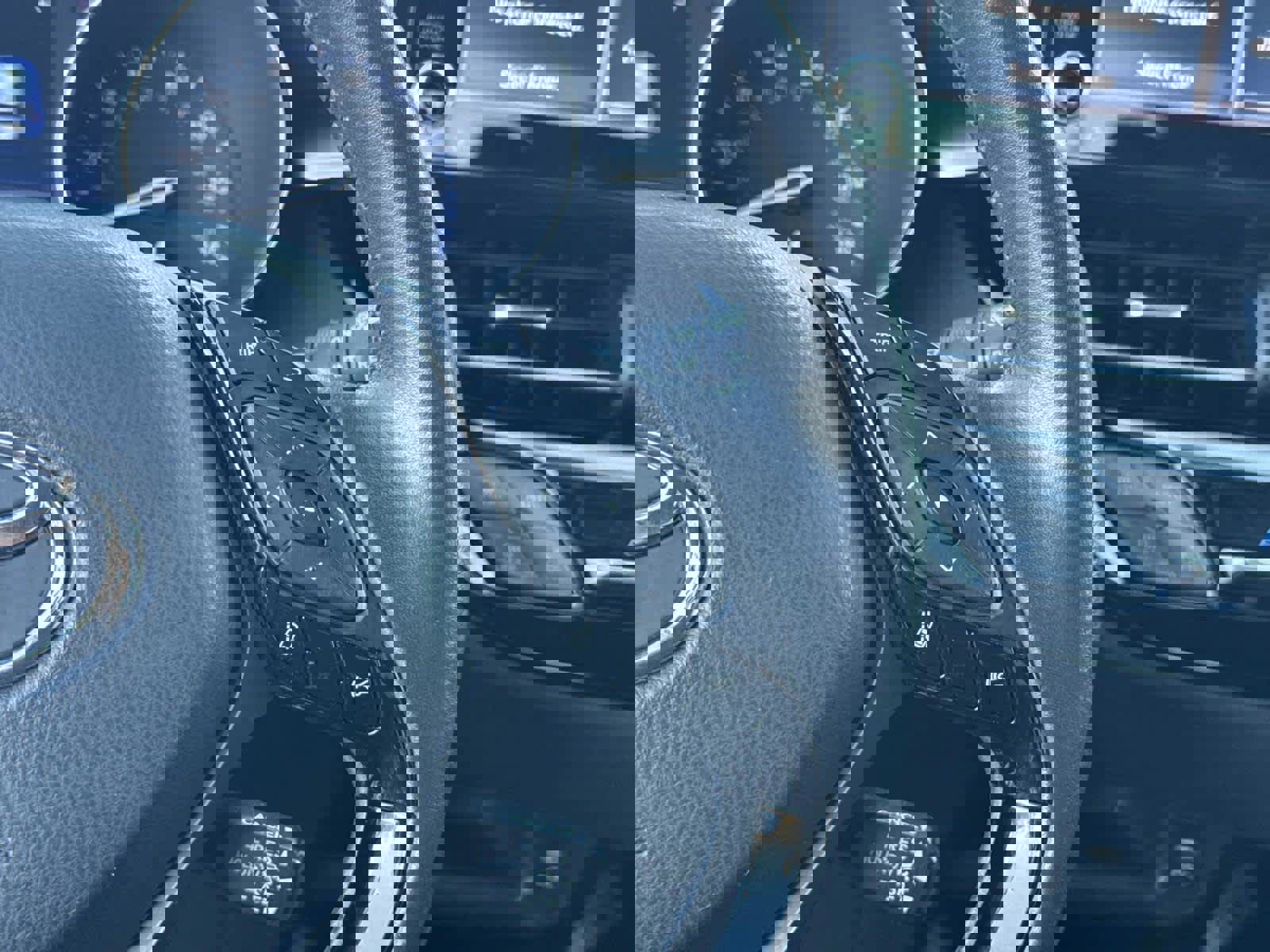 Used 2021 Toyota C-HR Limited image 28