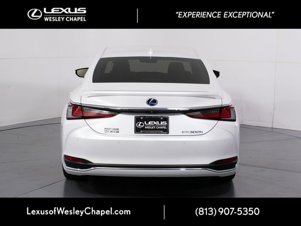 Used 2021 Lexus ES 300h Ultra Luxury w/ Accessory Package 2 FWD image 5