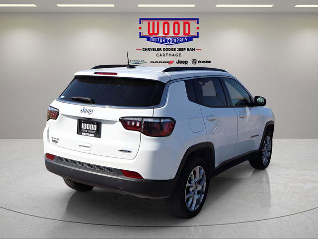 Used 2023 Jeep Compass Latitude image 3