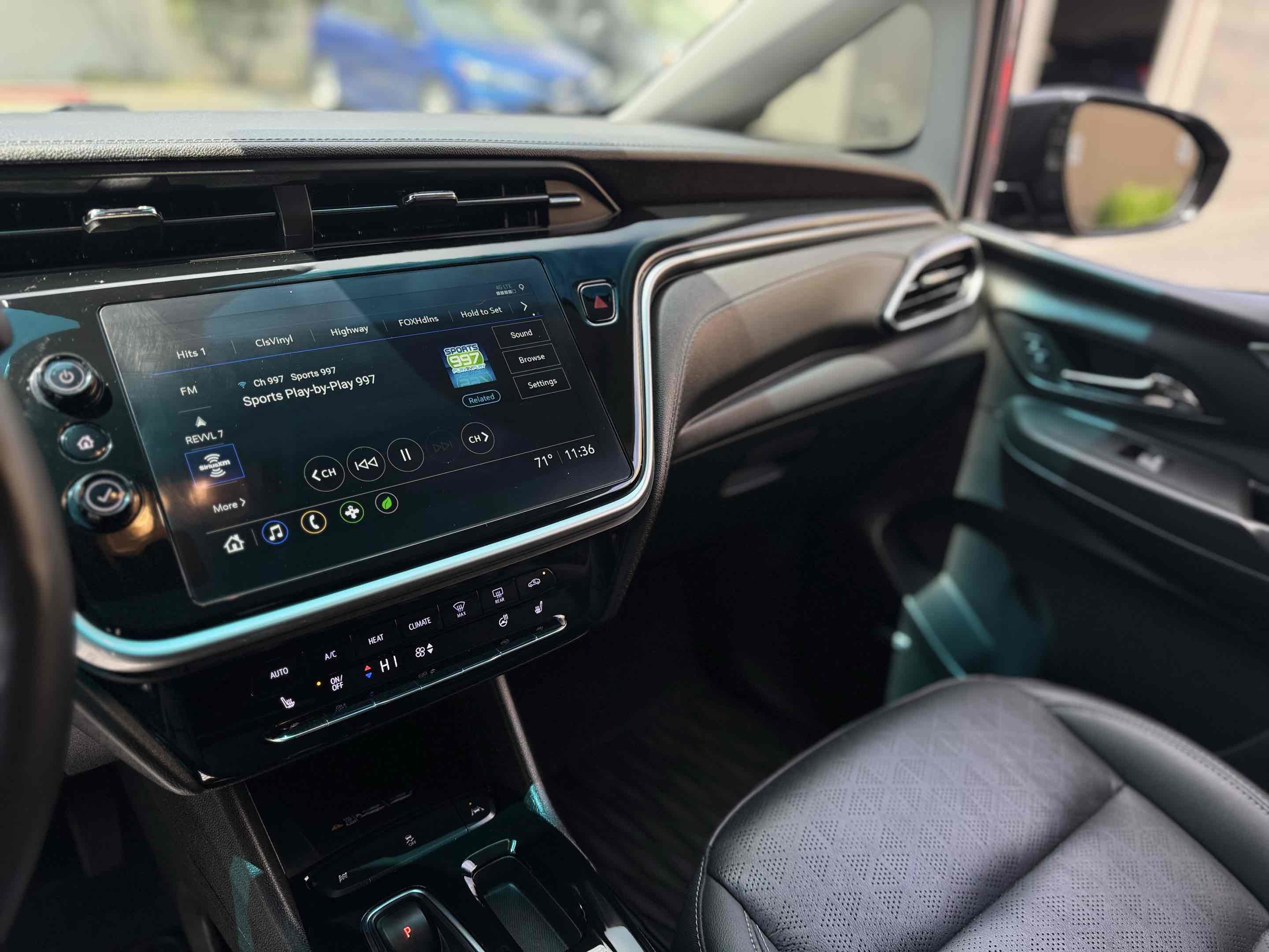 Used 2023 Chevrolet Bolt LT w/ Infotainment Package FWD image 15