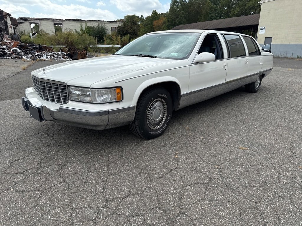 Used 1995 Cadillac Fleetwood Brougham image 1