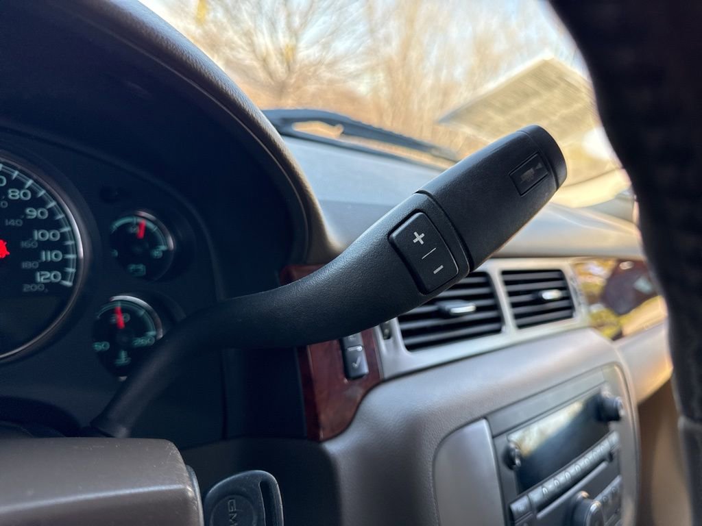 Used 2013 GMC Sierra 1500 SLT w/ SLT Convenience Package AWD/4WD image 13