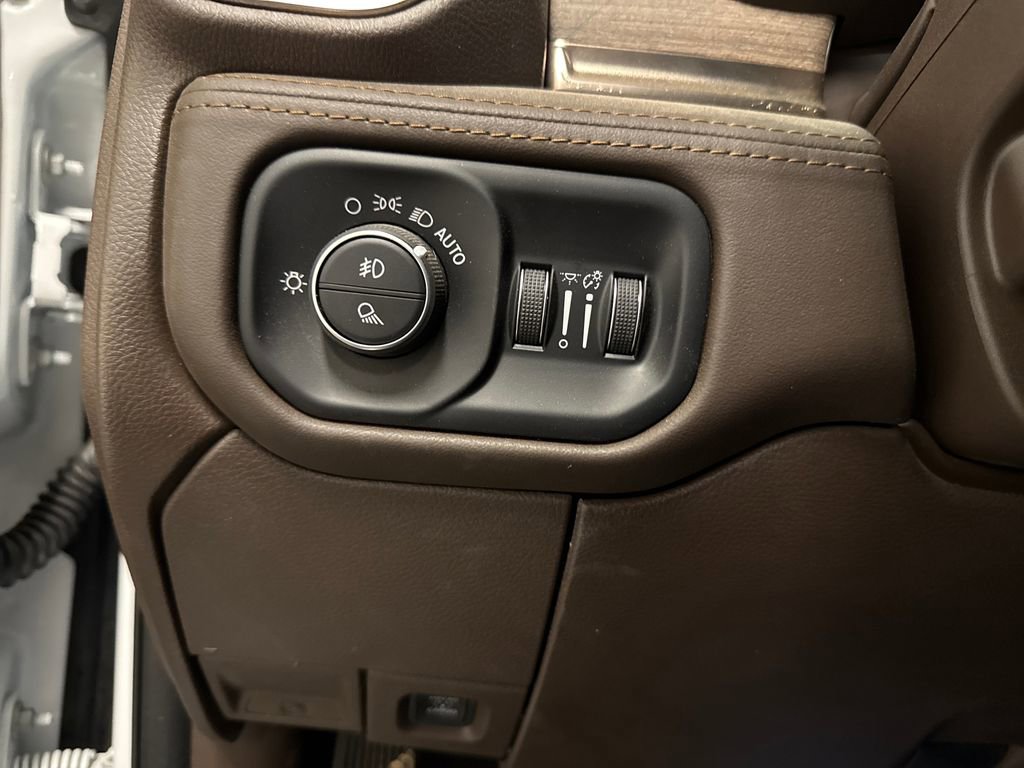 Used 2025 RAM 2500 Limited image 21