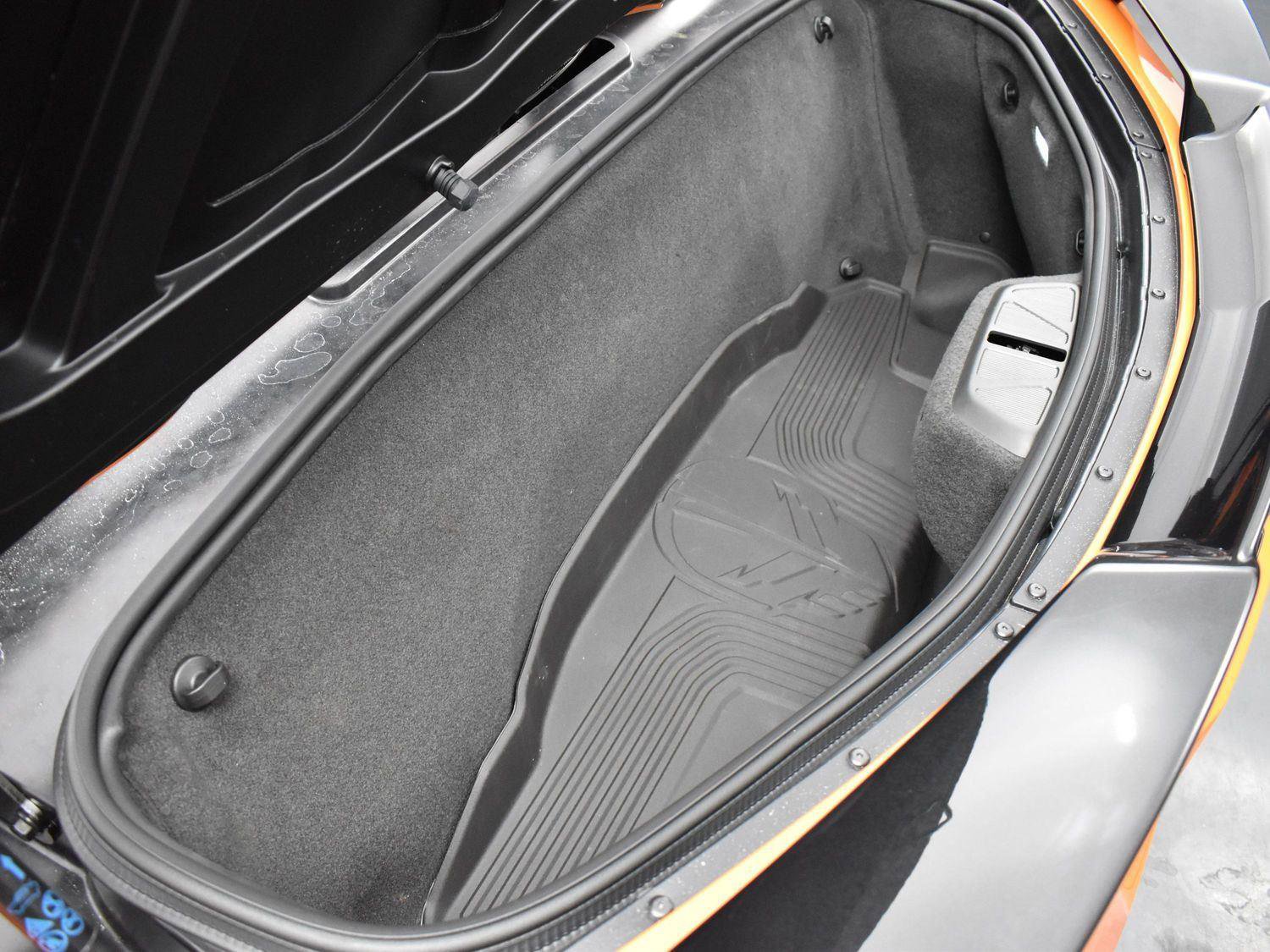 Used 2024 Chevrolet Corvette Stingray Premium Conv w/ Z51 Performance Package RWD image 37