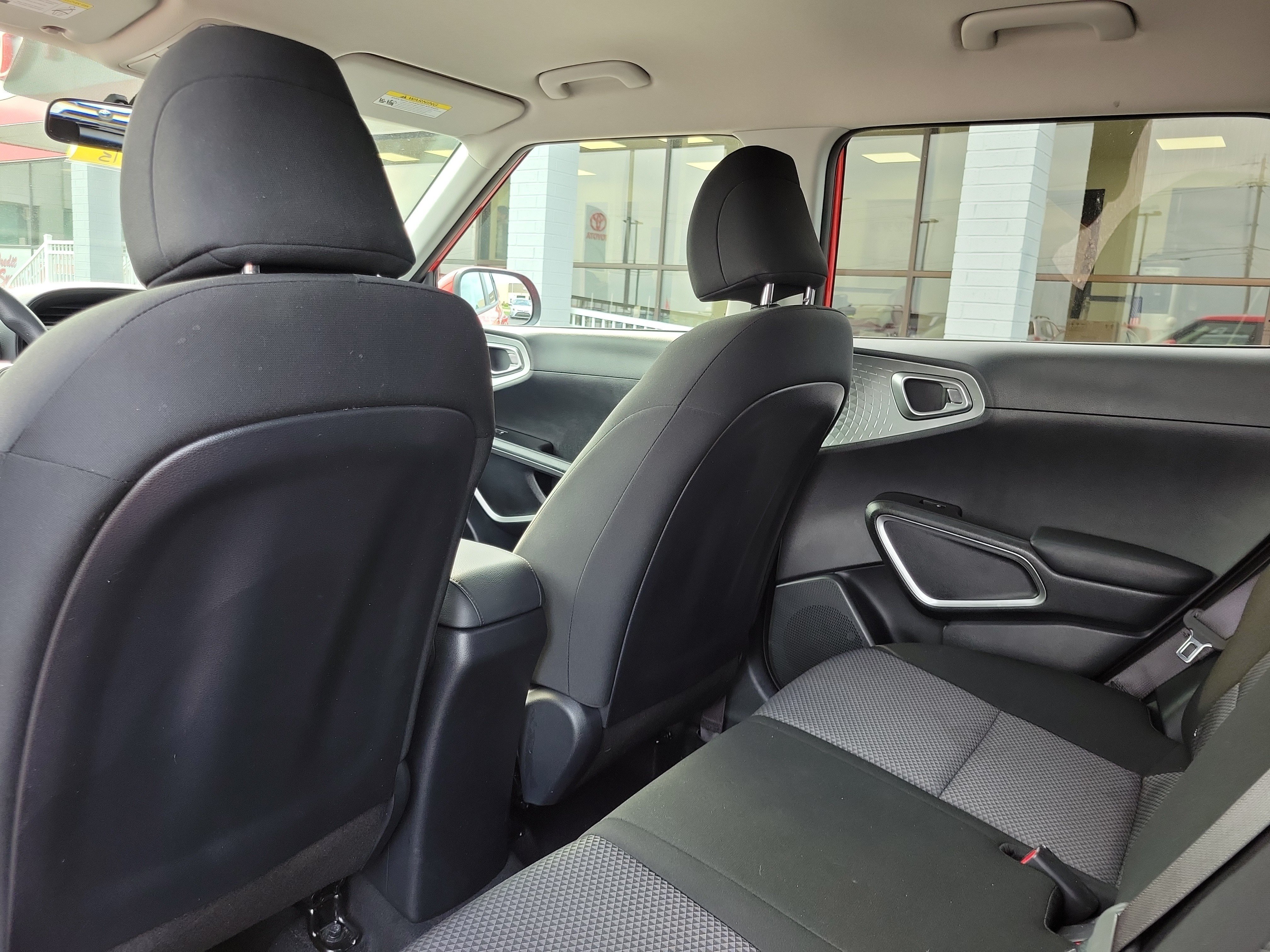 Used 2025 Kia Soul LX FWD image 14