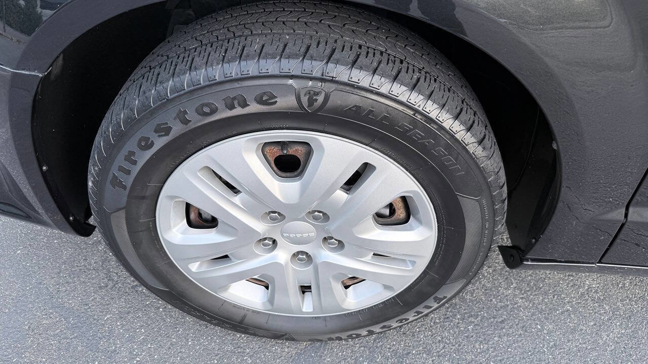 Used 2019 Dodge Grand Caravan SE FWD image 45