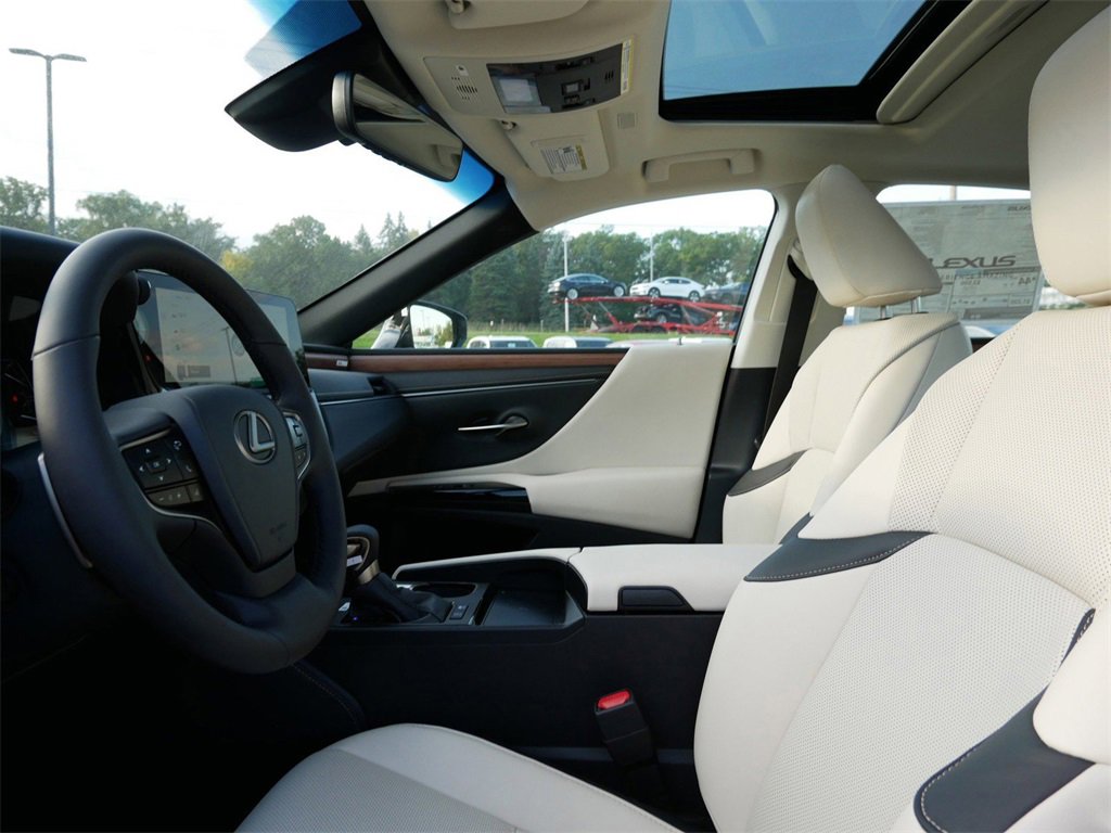 New 2025 Lexus ES 300h w/ Premium Package image 8