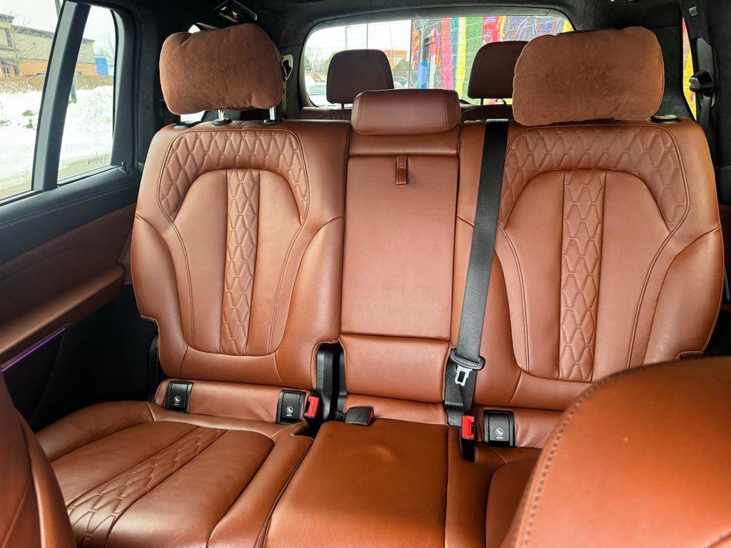 Used 2023 BMW X7 M60i w/ Executive Package image 26
