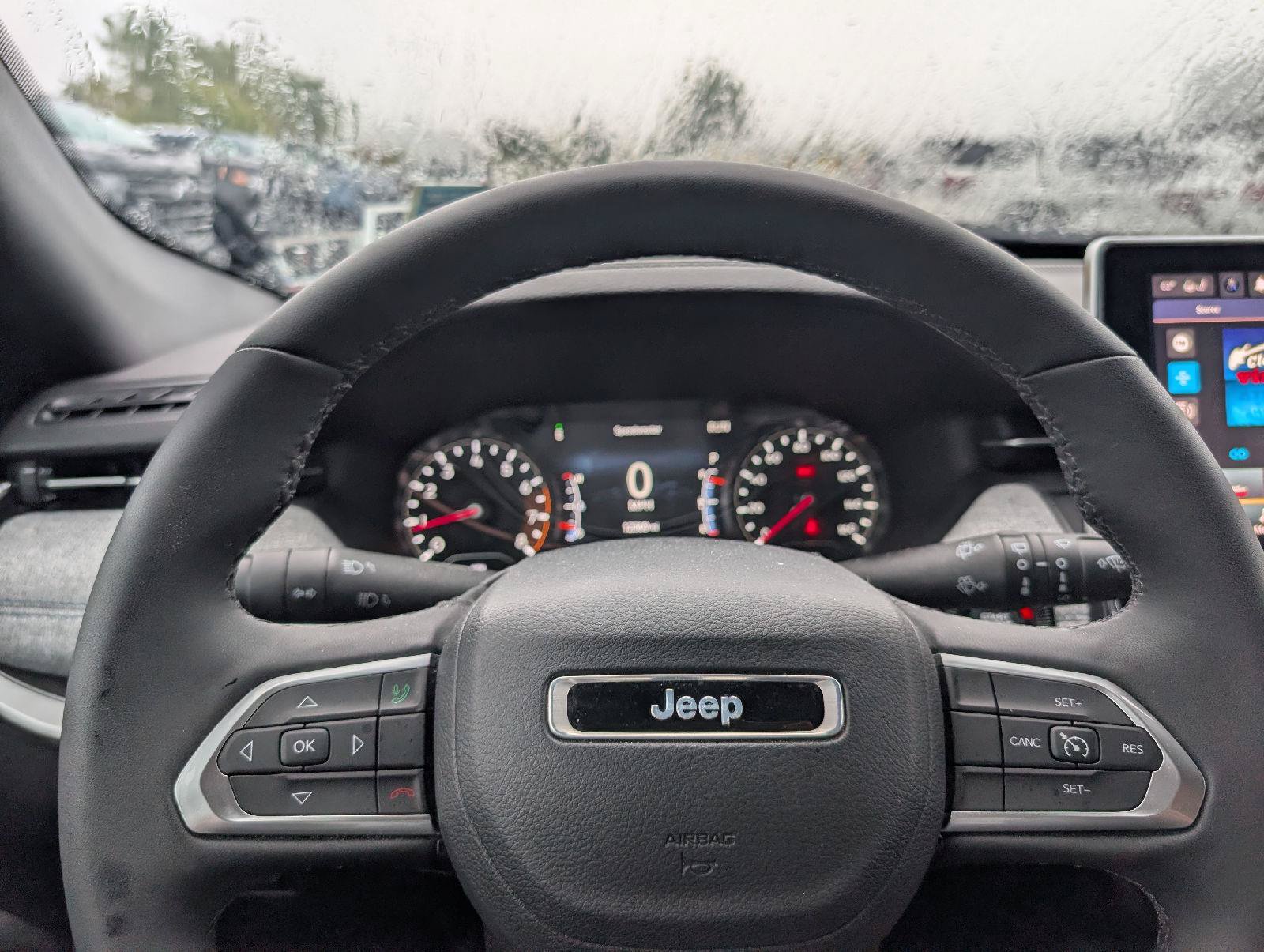 Used 2023 Jeep Compass Latitude w/ Convenience Group AWD/4WD image 13