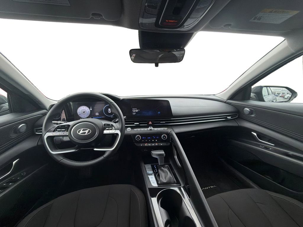 Certified 2025 Hyundai Elantra SEL image 14