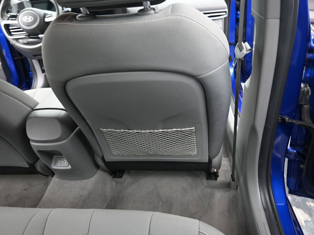 Used 2025 Hyundai Elantra SEL image 50
