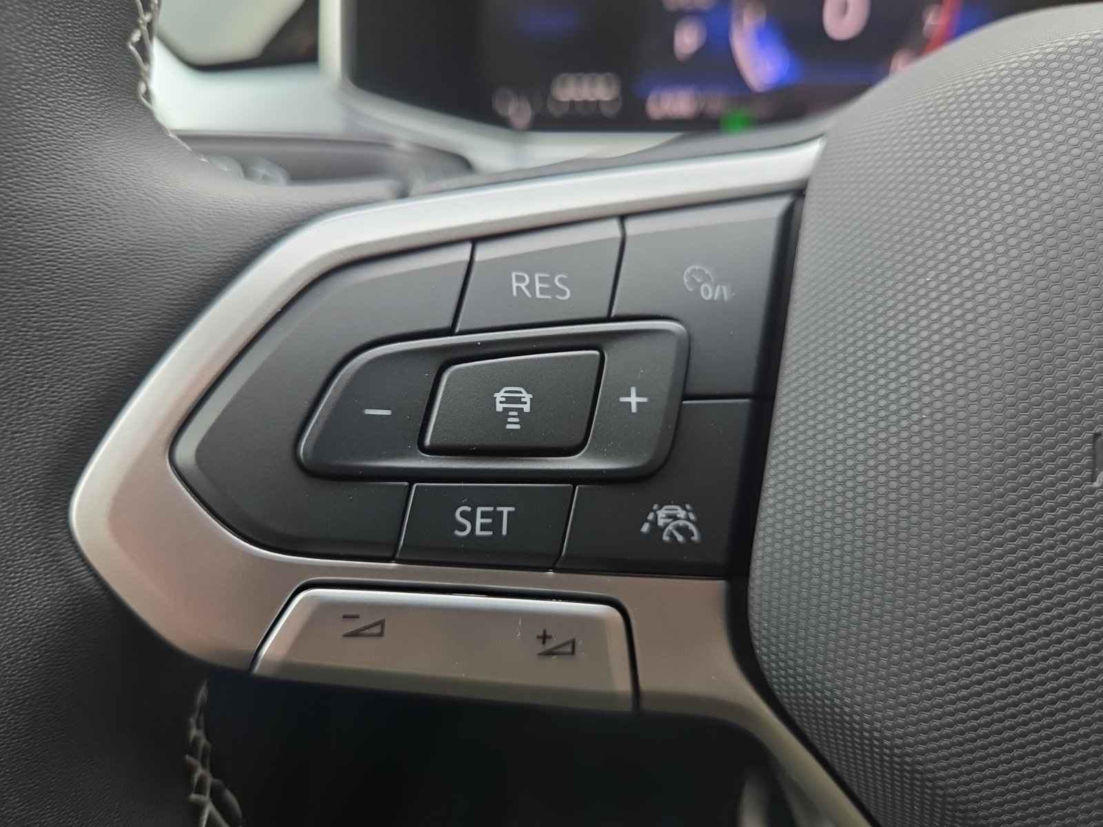 New 2027 Volkswagen Taos SE AWD/4WD image 25
