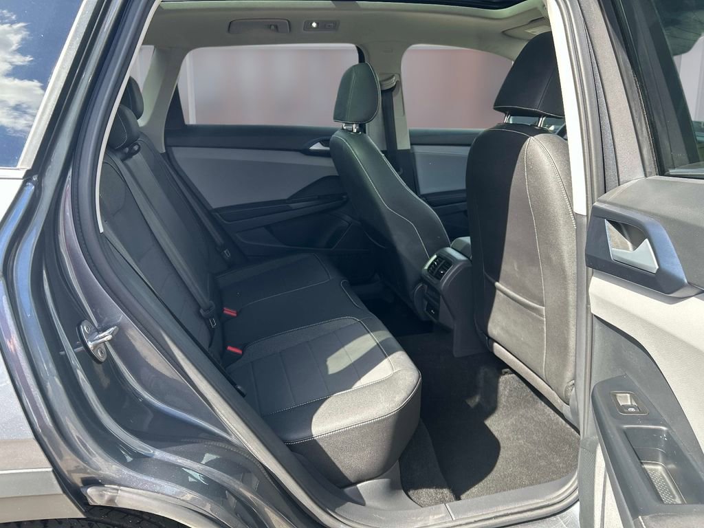 Used 2024 Volkswagen Taos SE image 14