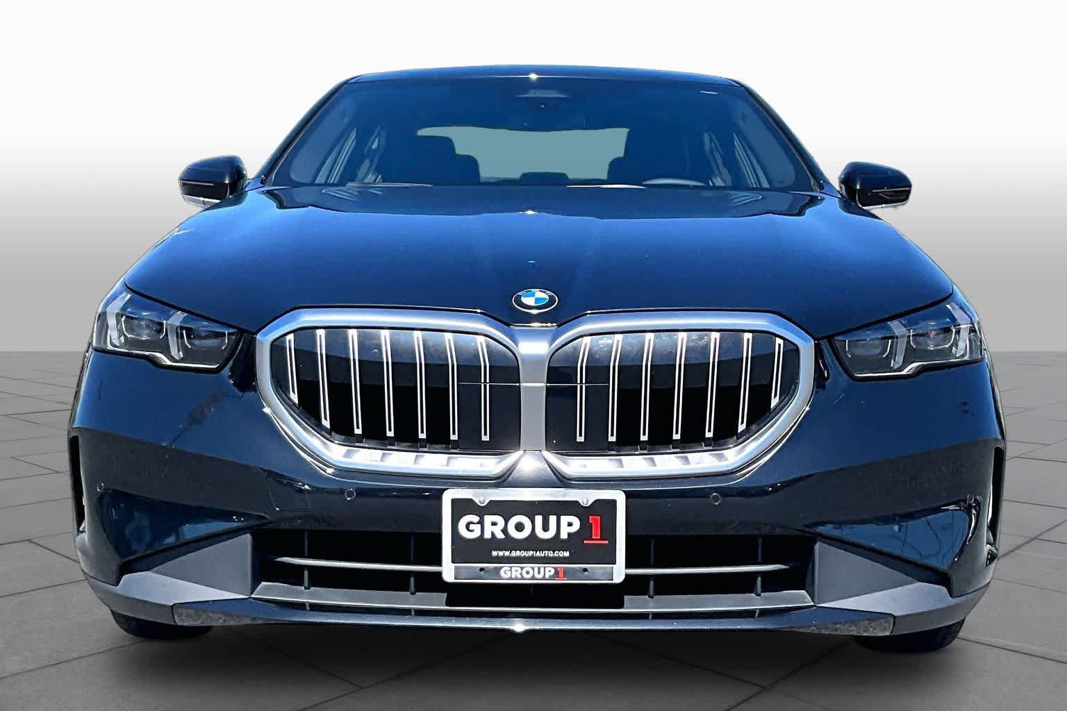 Used 2024 BMW 530i xDrive w/ Convenience Package AWD/4WD image 4