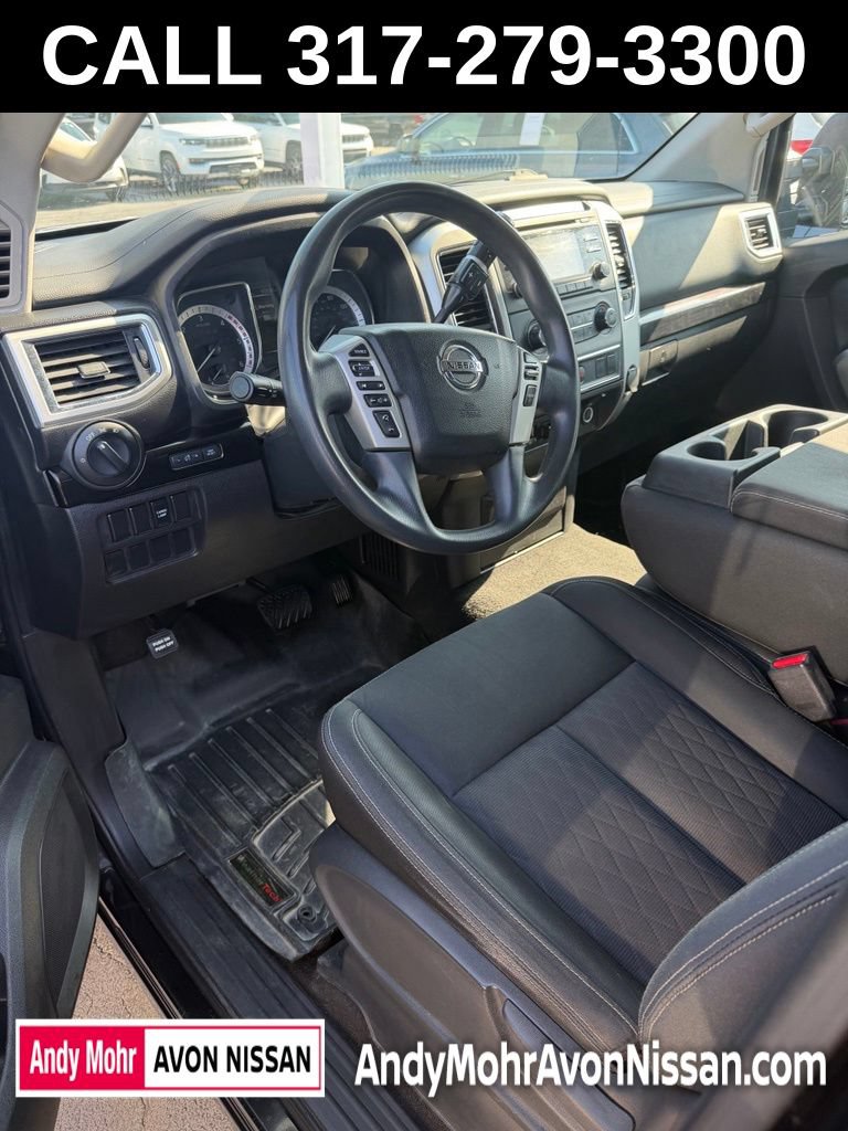 Used 2018 Nissan Titan SV AWD/4WD image 5