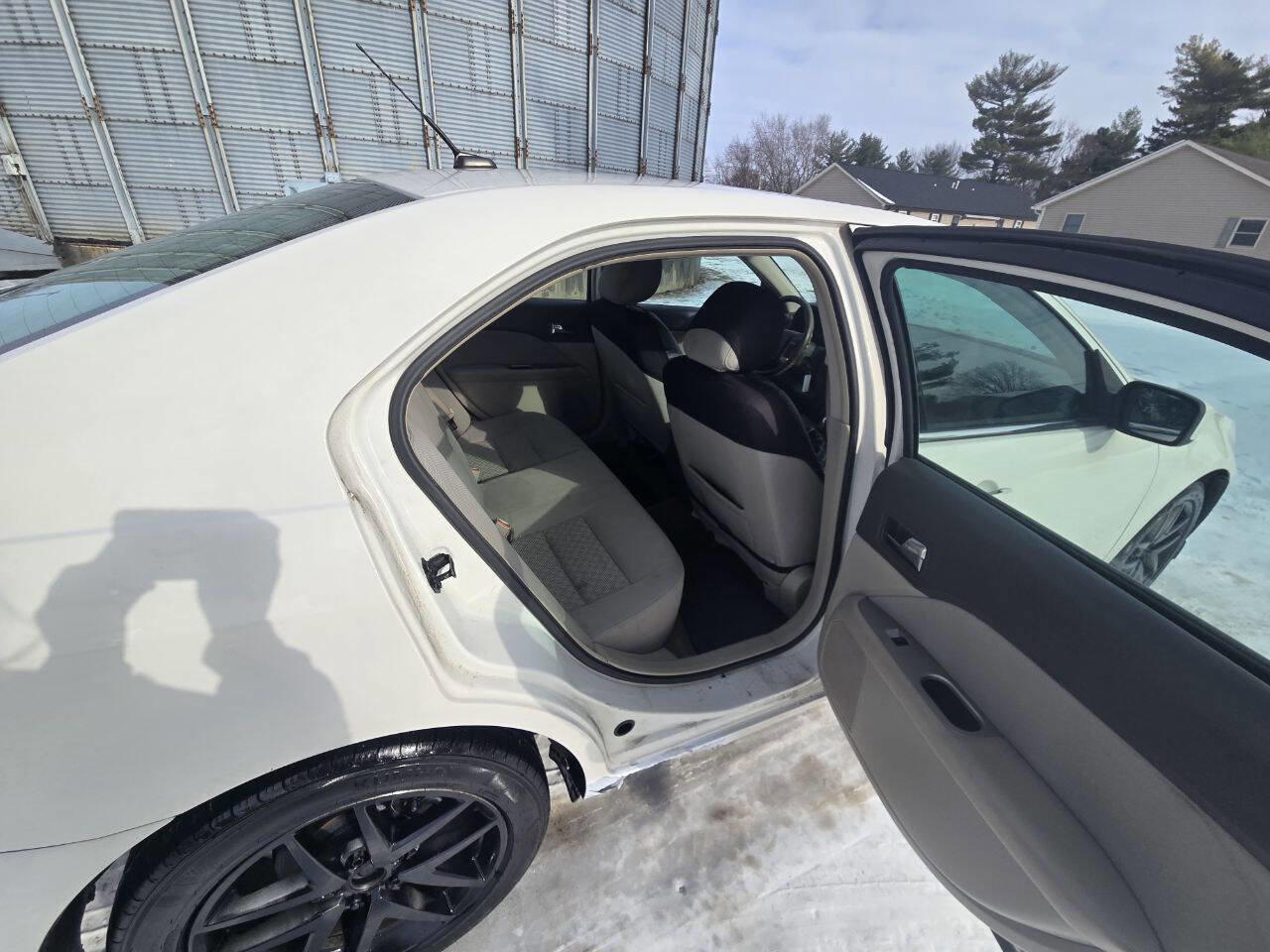 Used 2011 Ford Fusion SEL image 11