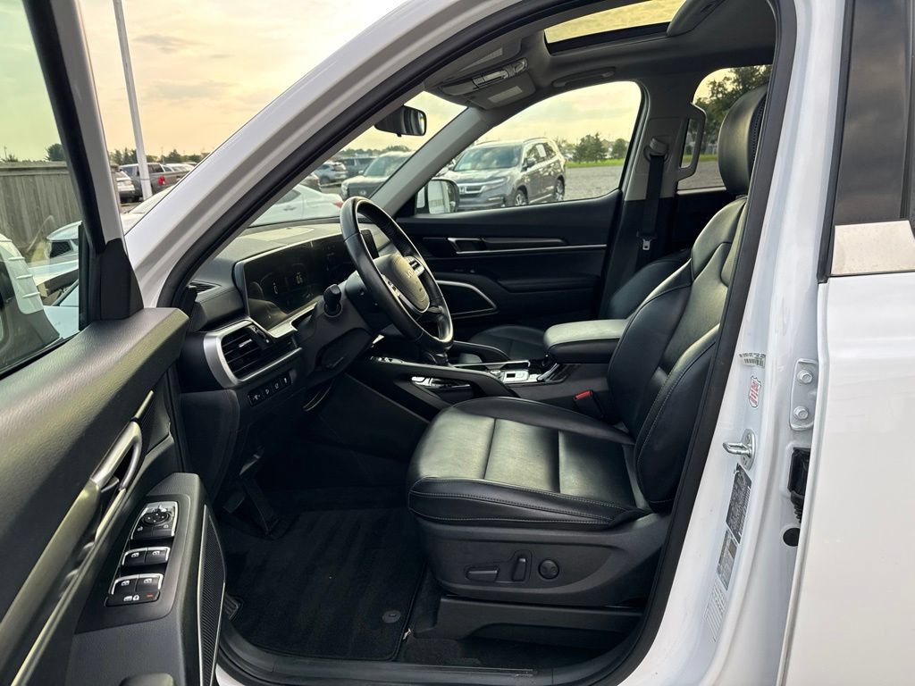 Used 2025 Kia Telluride S AWD/4WD image 35