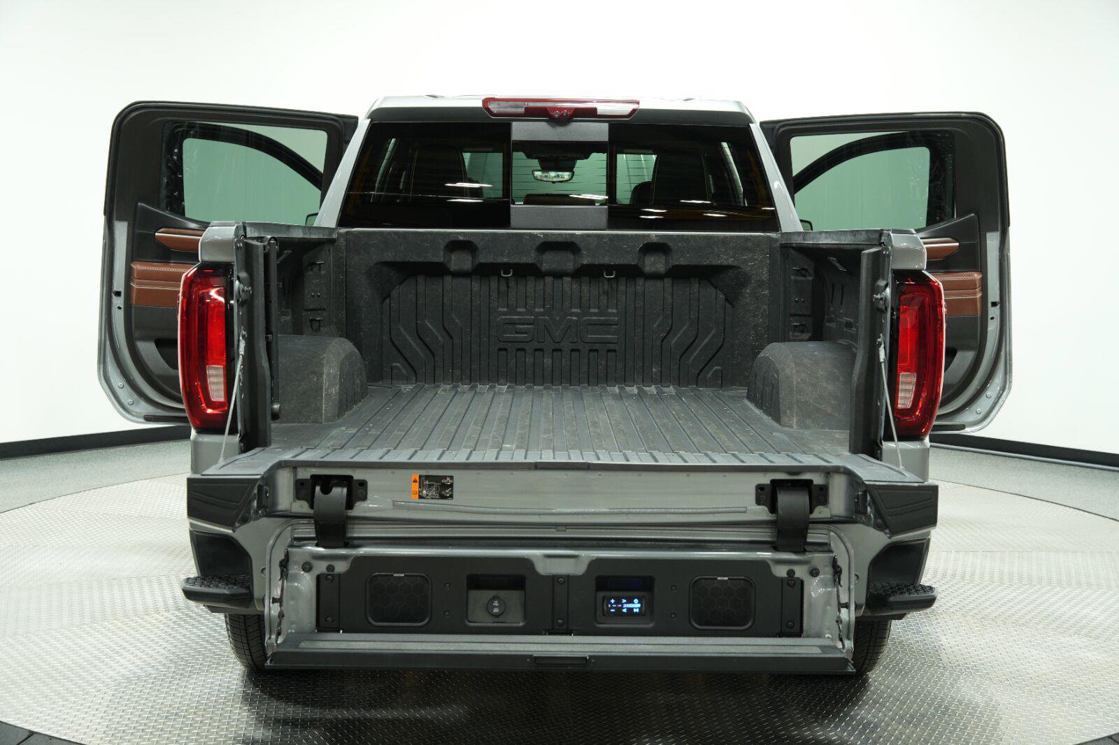 Certified 2025 GMC Sierra 1500 Denali Ultimate AWD/4WD image 18