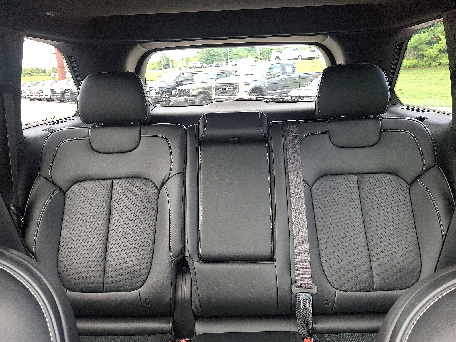 Used 2024 Jeep Grand Cherokee Overland w/ Trailer Tow Package image 20