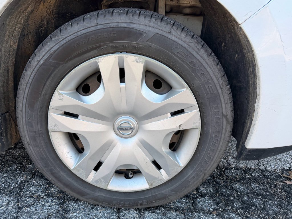 Used 2011 Nissan Versa 1.8 S w/ Plus Pkg image 9