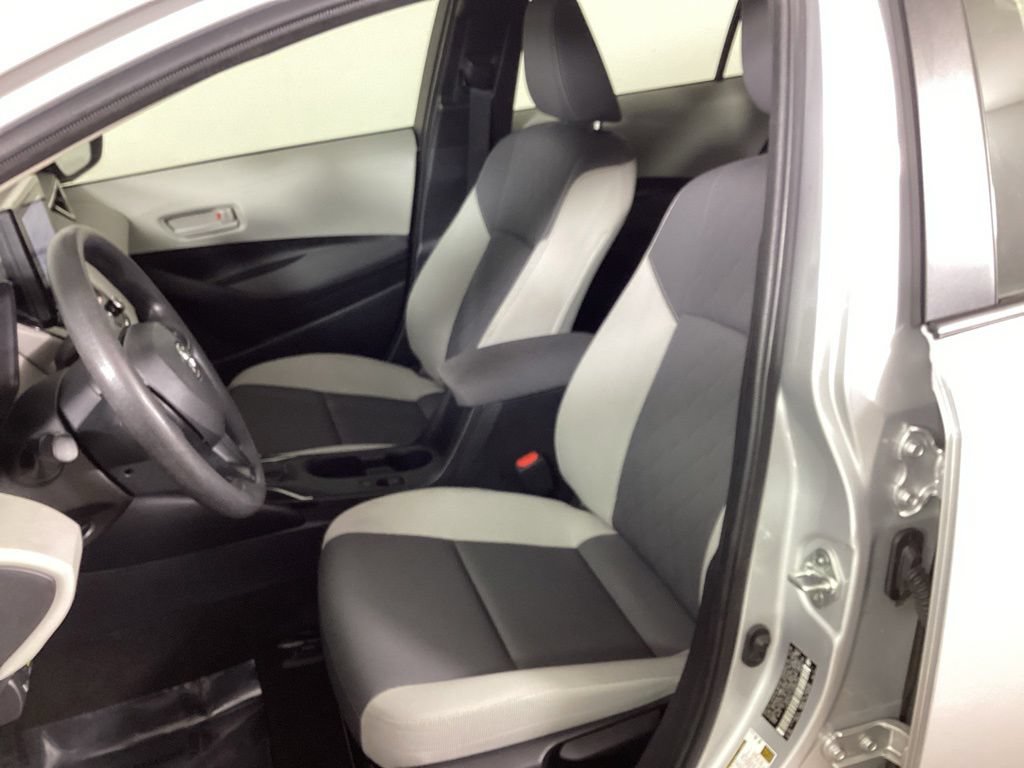 Used 2025 Toyota Corolla LE FWD image 25