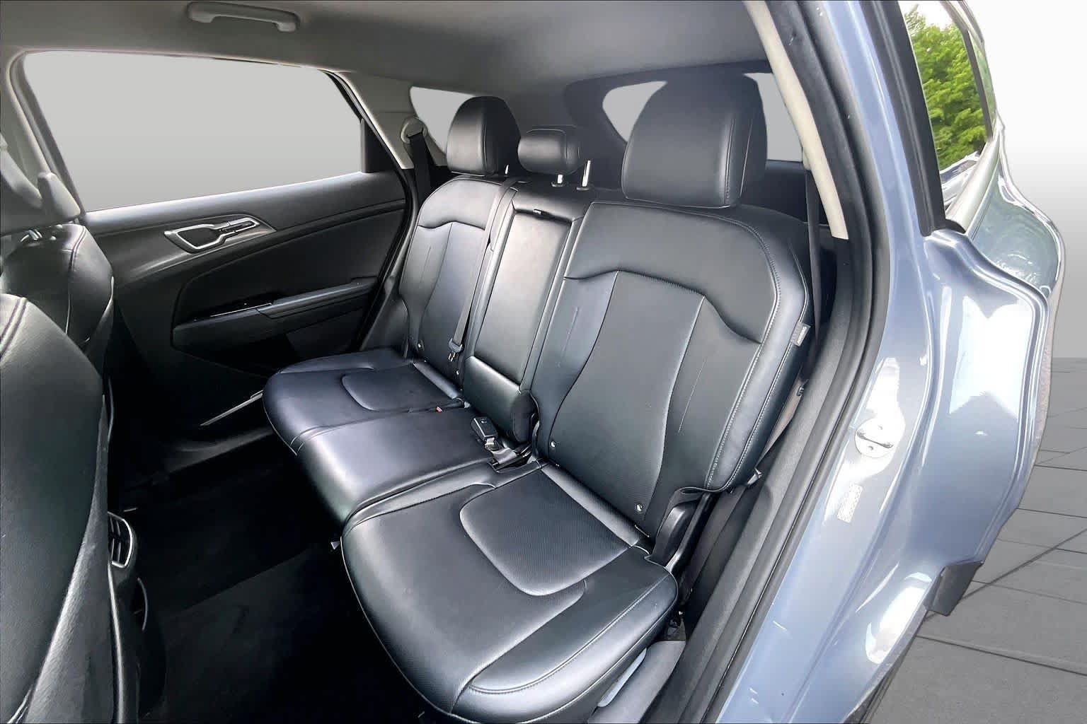 Used 2024 Kia Sportage EX FWD image 19