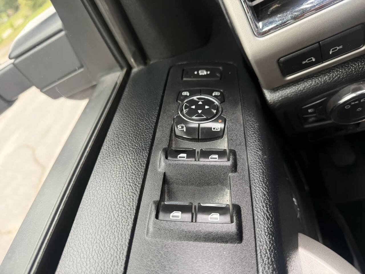 Used 2018 Ford F350 Lariat w/ Lariat Value Package AWD/4WD image 22