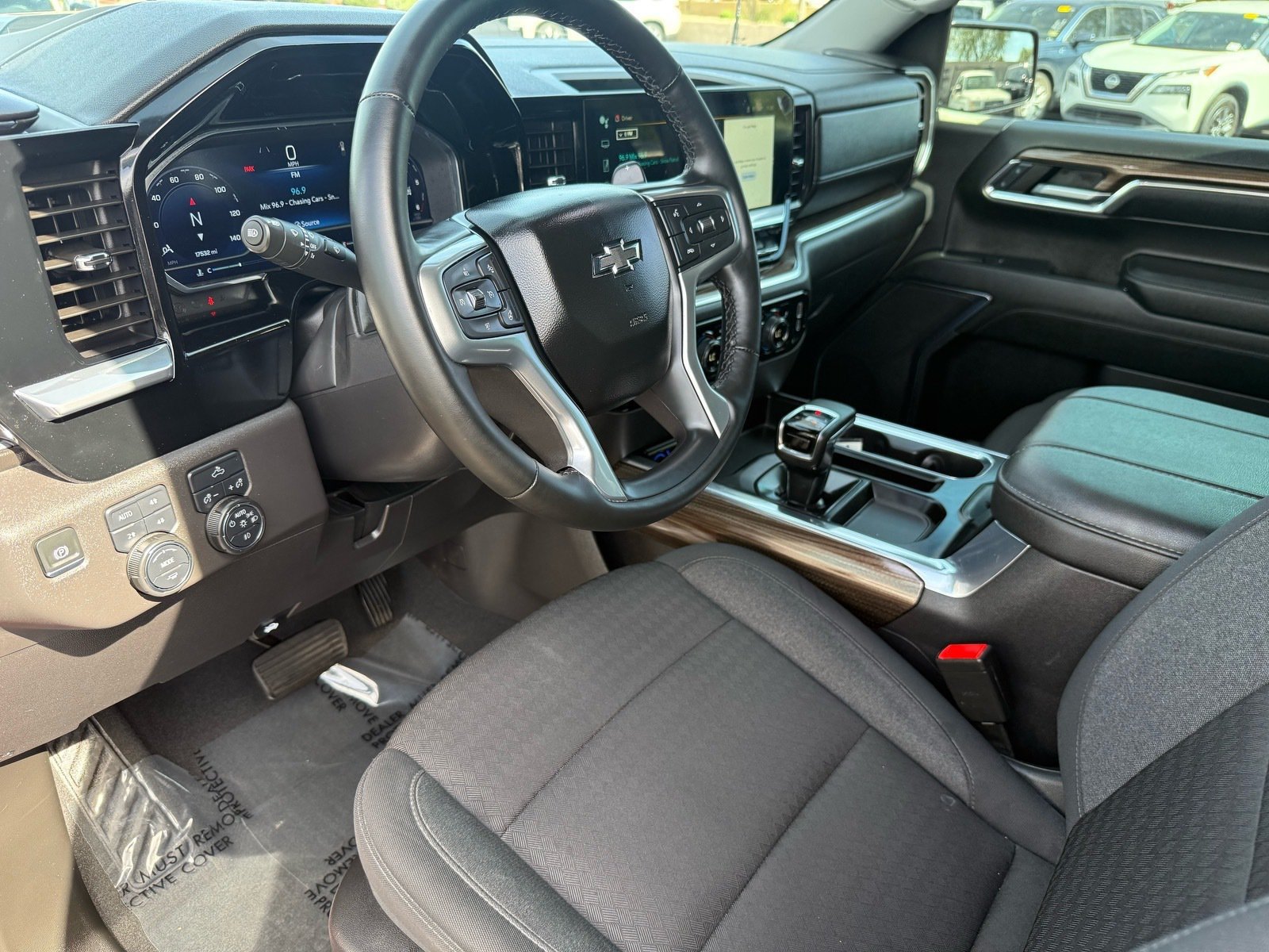 Used 2024 Chevrolet Silverado 1500 LT Trail Boss AWD/4WD image 11
