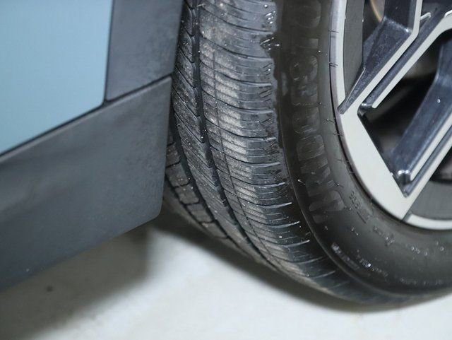 Certified 2025 BMW X2 xDrive28i w/ Premium Package image 38