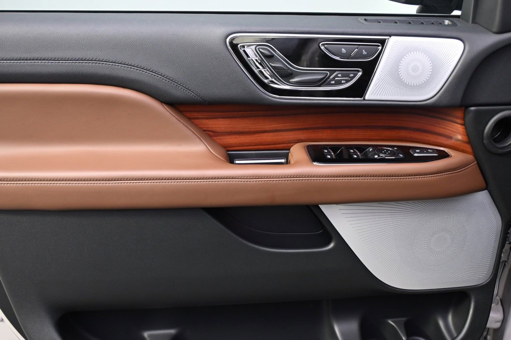 Certified 2024 Lincoln Navigator Reserve w/ Equipment Group 201A image 23