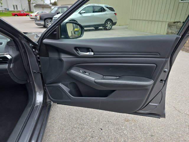 Used 2024 Nissan Altima 2.5 SV image 44