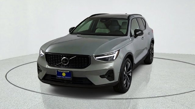 New 2026 Volvo XC40 B5 Plus w/ Protection Package Premier AWD/4WD image 2