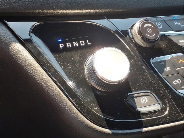 Used 2026 Chrysler Pacifica Select FWD image 9
