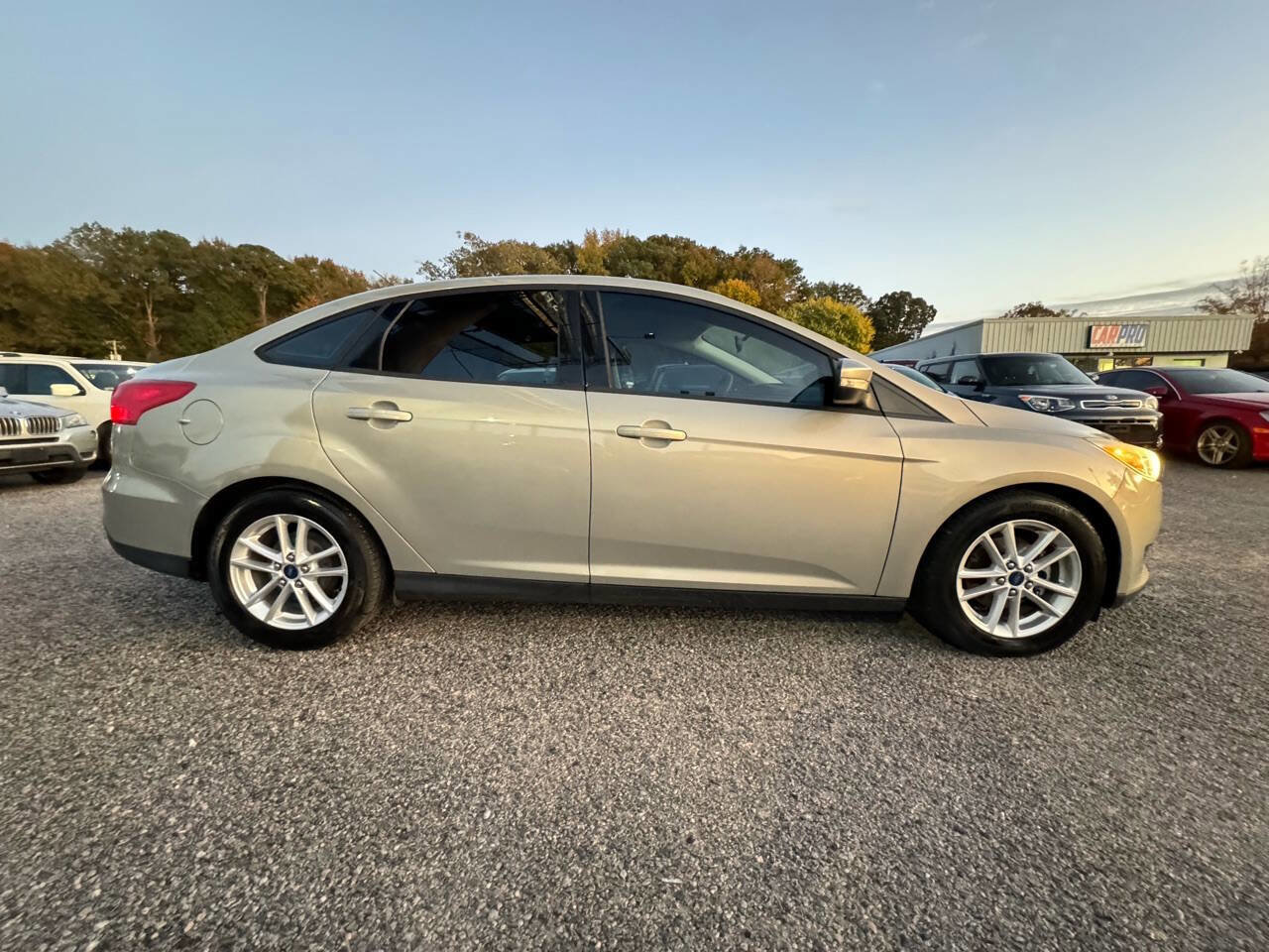 Used 2015 Ford Focus SE image 6