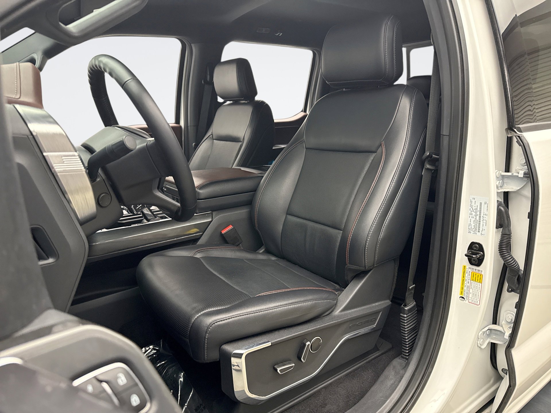 Used 2023 Ford F150 Lariat w/ Equipment Group 502A High AWD/4WD image 11