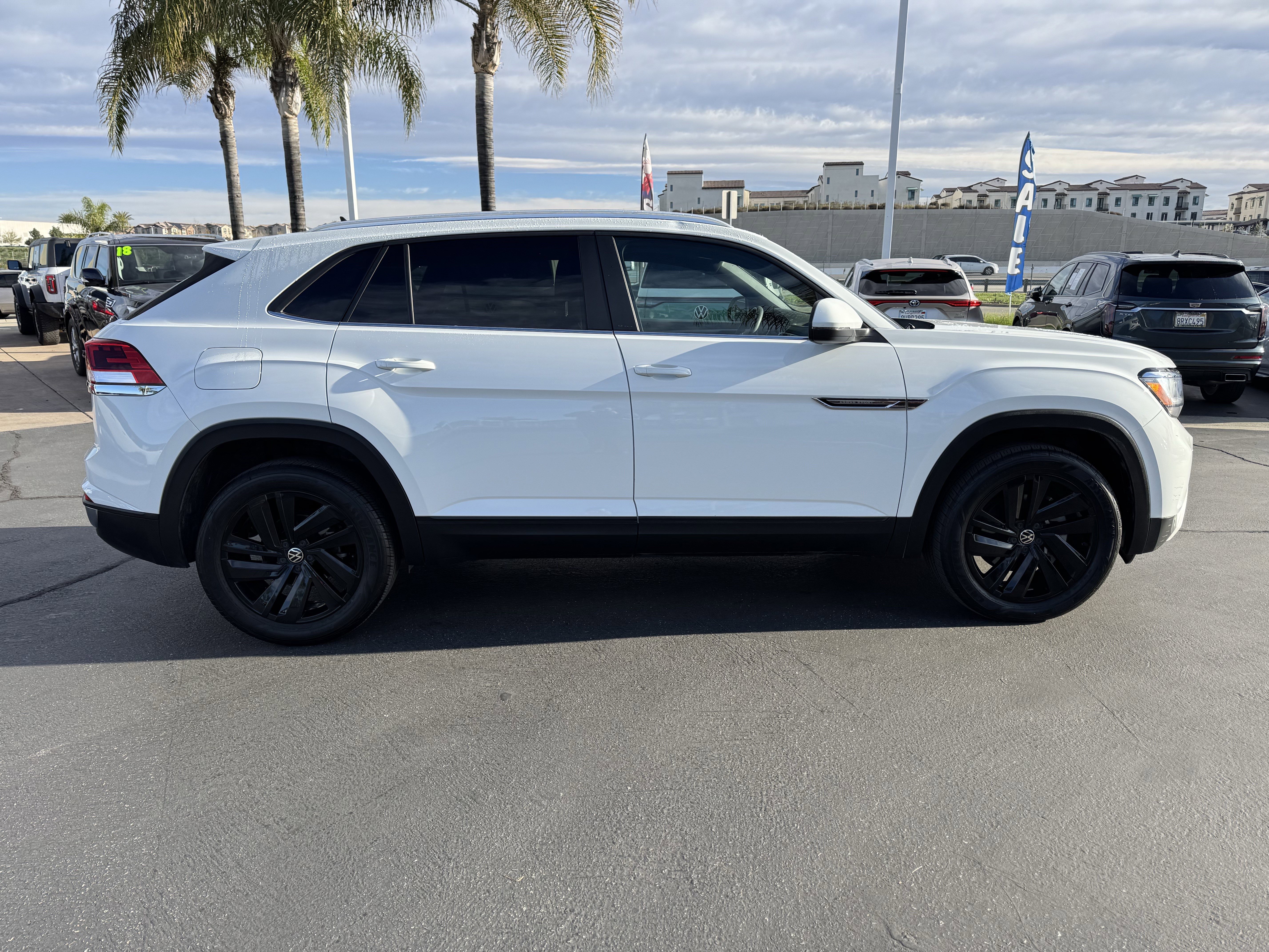 Certified 2023 Volkswagen Atlas Cross Sport SE w/ Black Wheel Package image 7
