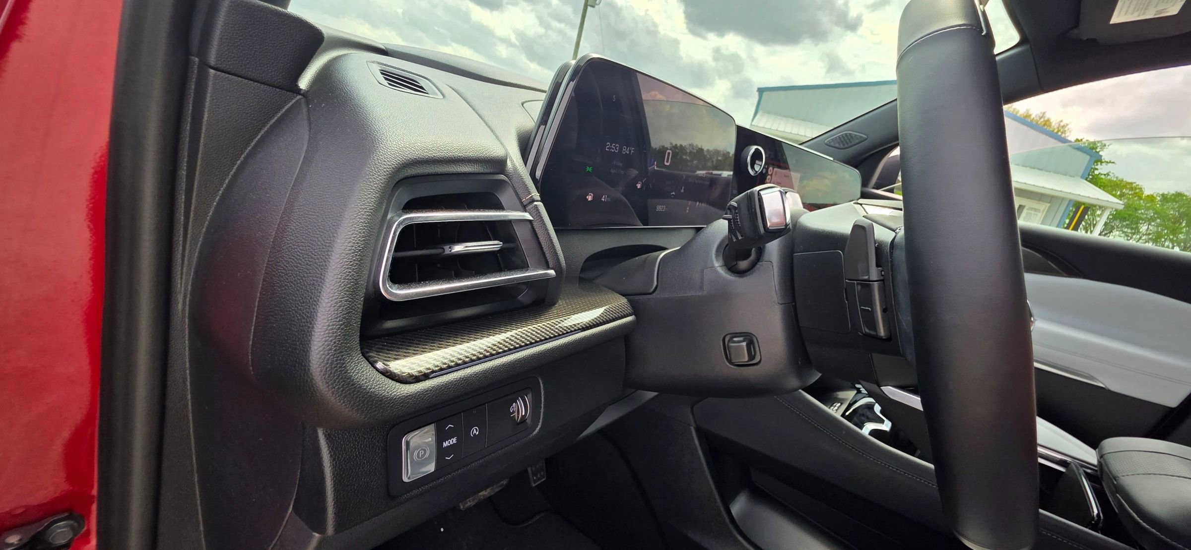 Used 2024 Chevrolet Traverse RS FWD image 16