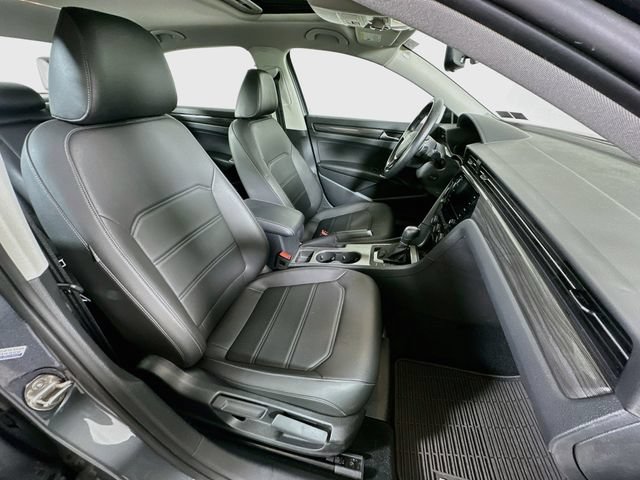 Used 2020 Volkswagen Passat 2.0T R-Line FWD image 29