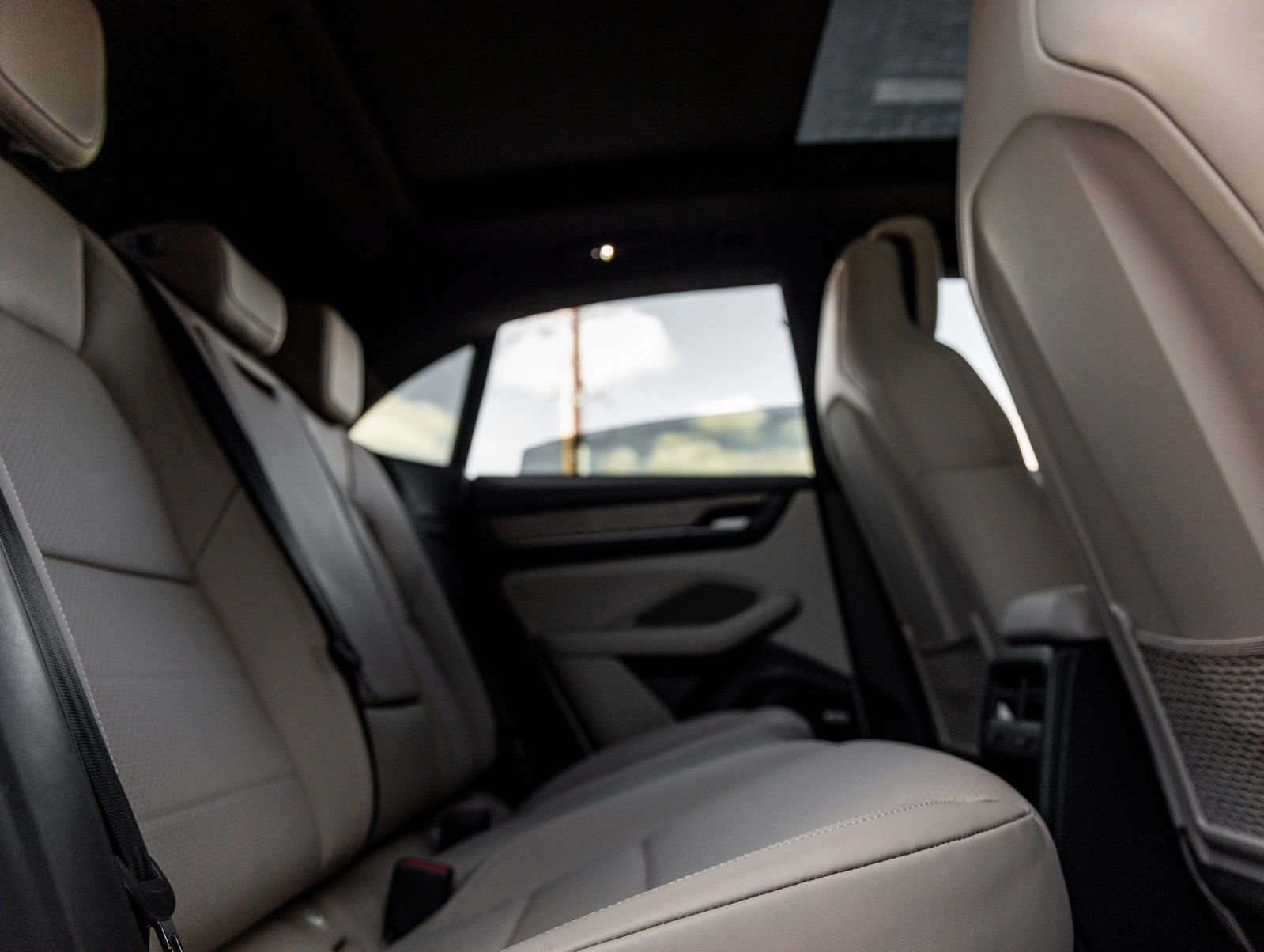 Certified 2025 Porsche Macan 4S Electric image 38