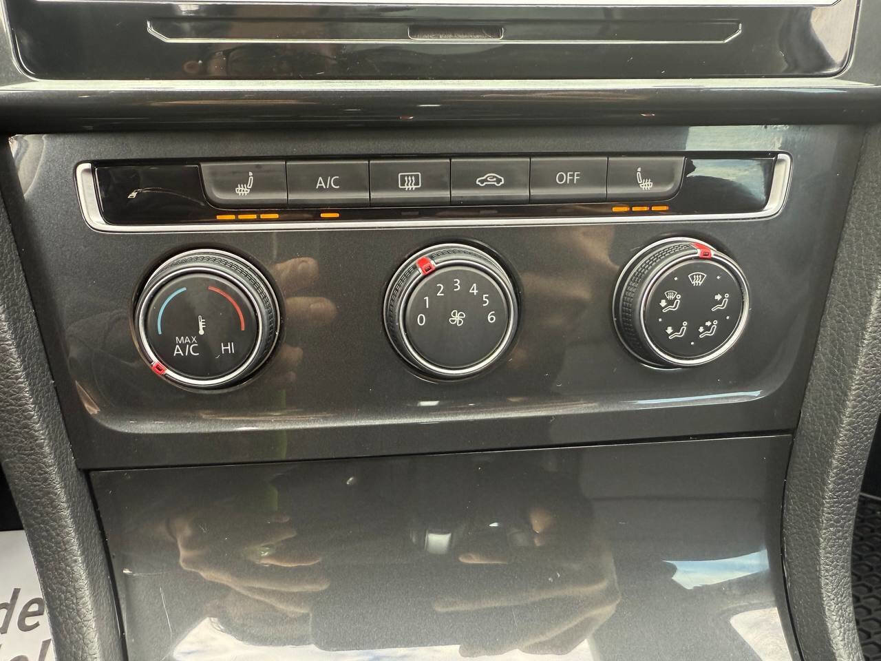 Used 2020 Volkswagen Golf 4-Door image 19