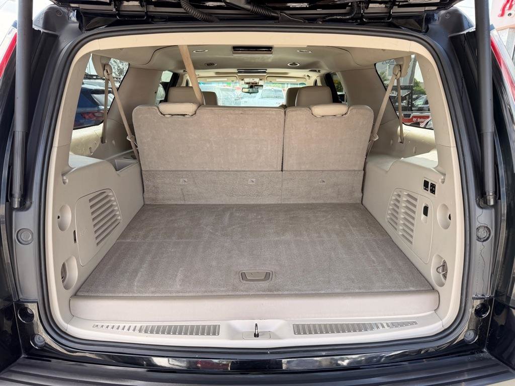 Used 2020 Cadillac Escalade ESV Luxury w/ Escalade Sport Edition AWD/4WD image 8