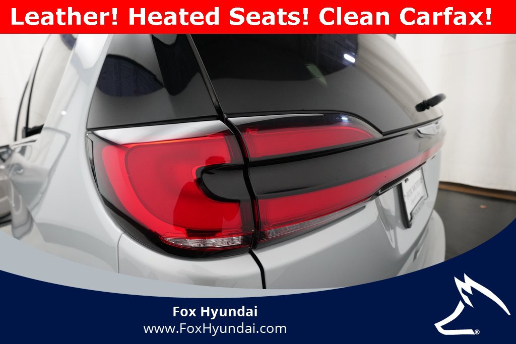 Used 2024 Chrysler Pacifica Touring-L image 32