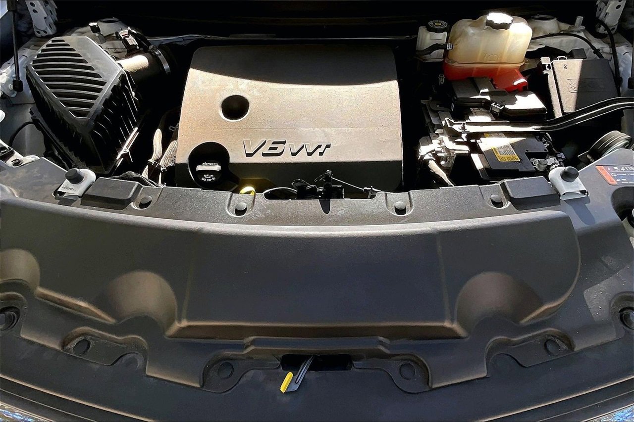 Used 2023 Chevrolet Traverse LS image 27