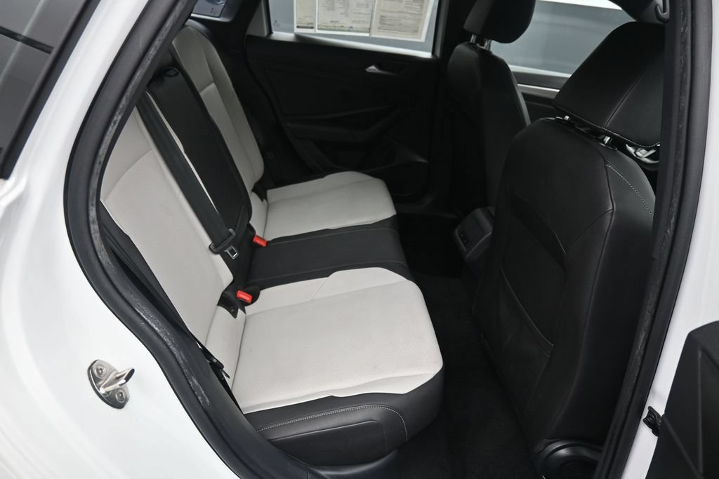 Used 2020 Volkswagen Jetta R-Line w/ R-Line Cold Weather Package FWD image 23