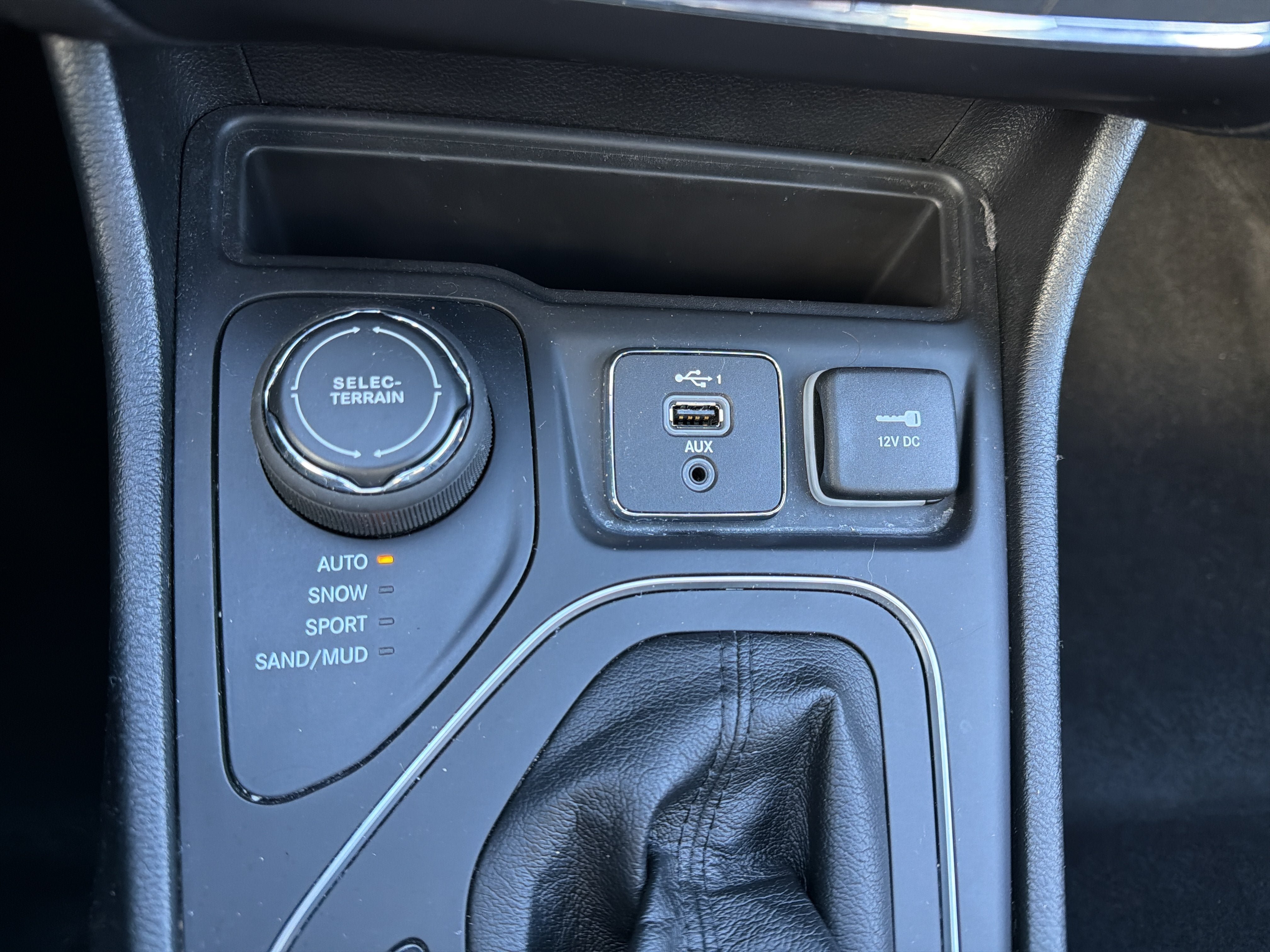 Used 2021 Jeep Cherokee High Altitude AWD/4WD image 22