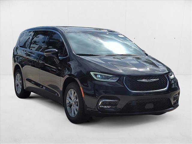 New 2025 Chrysler Pacifica Select image 7