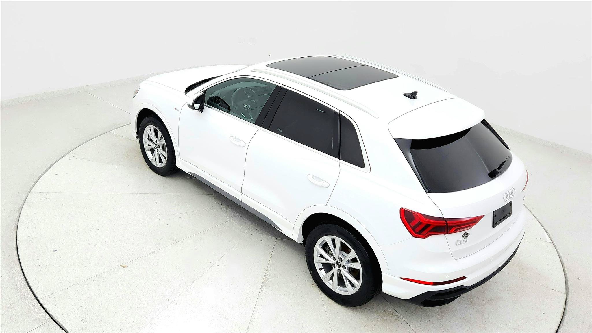 Used 2025 Audi Q3 2.0T Premium AWD/4WD image 15