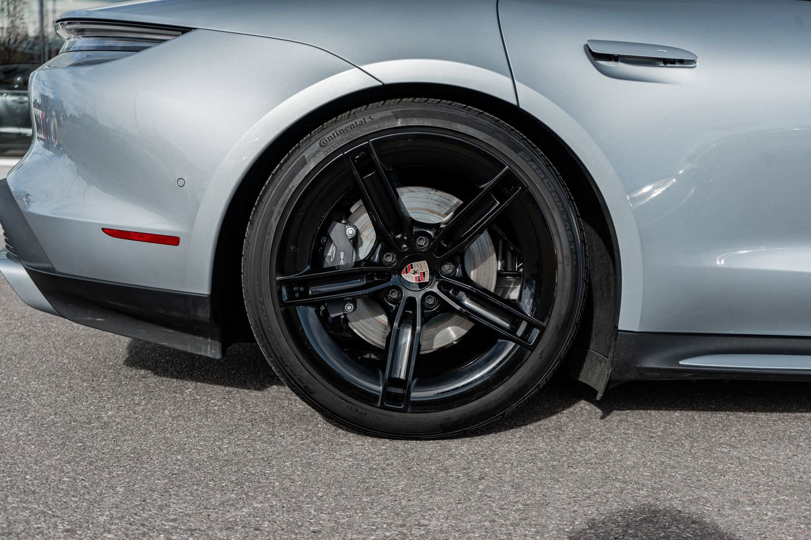 Used 2025 Porsche Taycan image 15