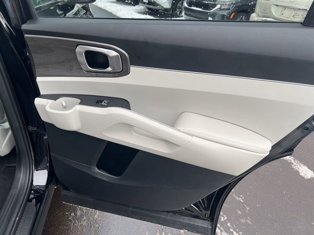 Certified 2025 Kia Sorento X-Line EX image 17