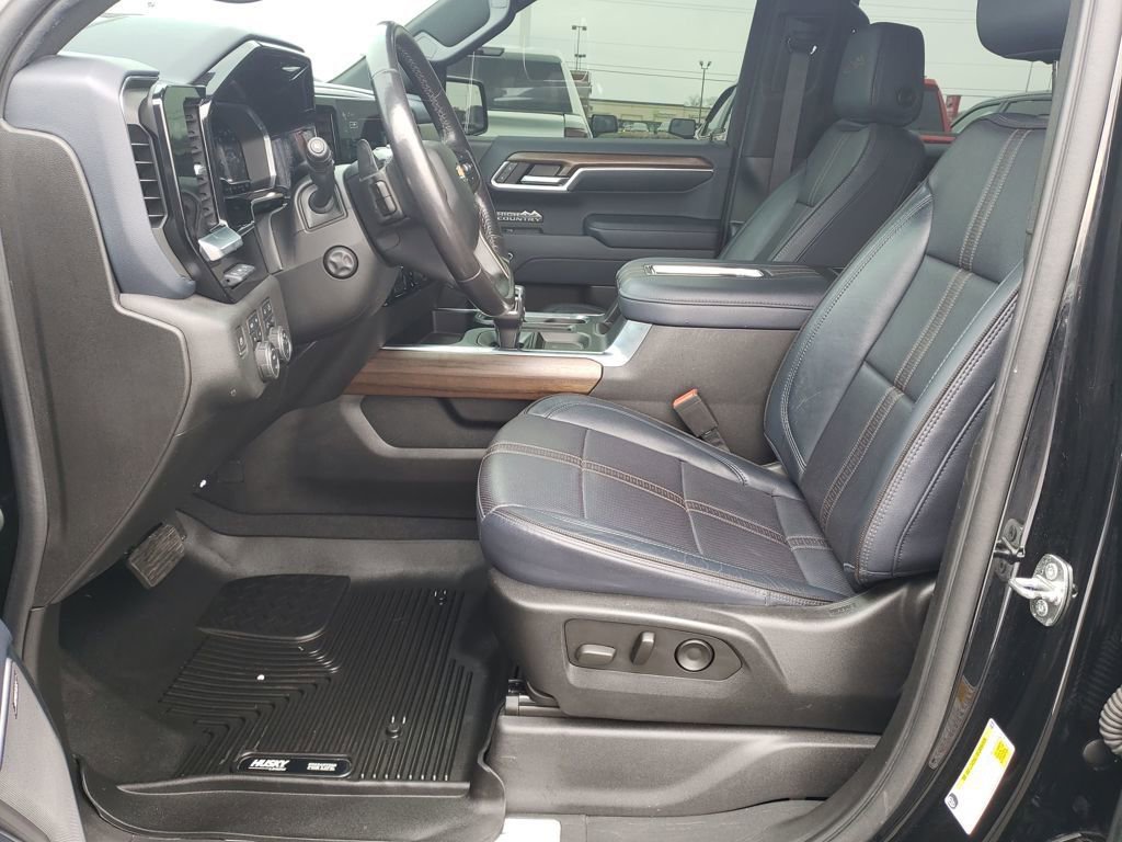 Used 2022 Chevrolet Silverado 1500 High Country w/ Technology Package image 10